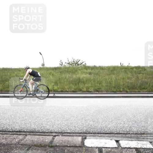 21.06.2026 - 29. Vierlanden-Triathlon H.Heesch http://msf.ph/oto/9896063 21.06.2026 09:40:15 Radfahren 3, 93, 123, 229 meine-sportfotos.de