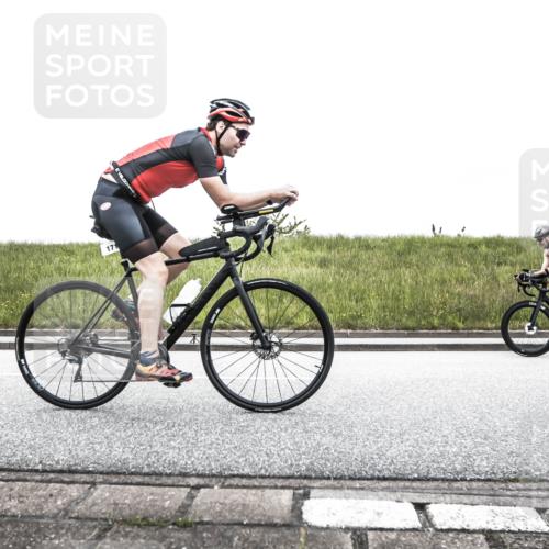 21.06.2026 - 29. Vierlanden-Triathlon H.Heesch http://msf.ph/oto/9896073 21.06.2026 09:40:41 Radfahren 158, 171 meine-sportfotos.de