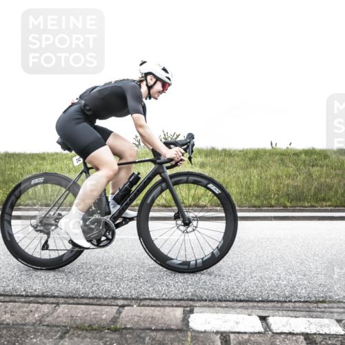 21.06.2026 - 29. Vierlanden-Triathlon H.Heesch http://msf.ph/oto/9896119 21.06.2026 09:43:10 Radfahren 242 meine-sportfotos.de