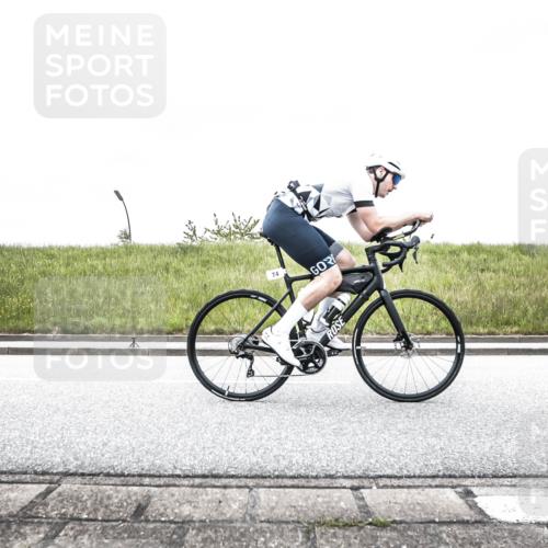 21.06.2026 - 29. Vierlanden-Triathlon H.Heesch http://msf.ph/oto/9896330 21.06.2026 09:53:35 Radfahren 51, 74, 79, 183, 219, 268, 302 meine-sportfotos.de