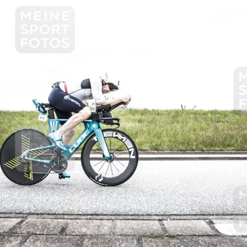 21.06.2026 - 29. Vierlanden-Triathlon H.Heesch http://msf.ph/oto/9896338 21.06.2026 09:53:45 Radfahren 72, 78, 91, 106, 112, 210, 266, 284 meine-sportfotos.de