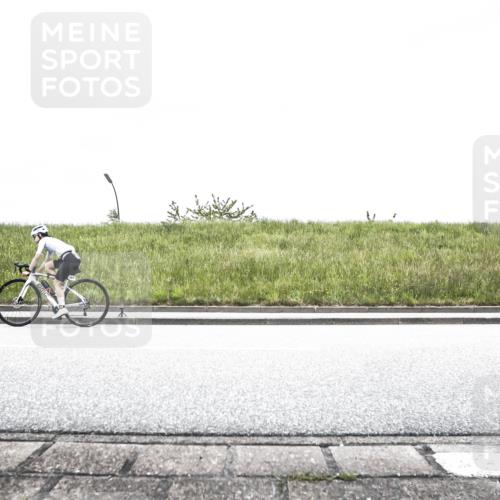 21.06.2026 - 29. Vierlanden-Triathlon H.Heesch http://msf.ph/oto/9896351 21.06.2026 09:54:02 Radfahren 45, 55, 227, 257, 271 meine-sportfotos.de
