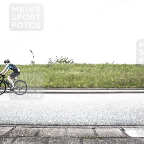 21.06.2026 - 29. Vierlanden-Triathlon H.Heesch http://msf.ph/oto/9896385 21.06.2026 09:55:14 Radfahren 260, 264 meine-sportfotos.de