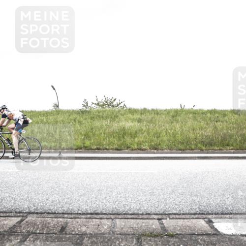 21.06.2026 - 29. Vierlanden-Triathlon H.Heesch http://msf.ph/oto/9896430 21.06.2026 09:57:54 Radfahren 145, 147 meine-sportfotos.de