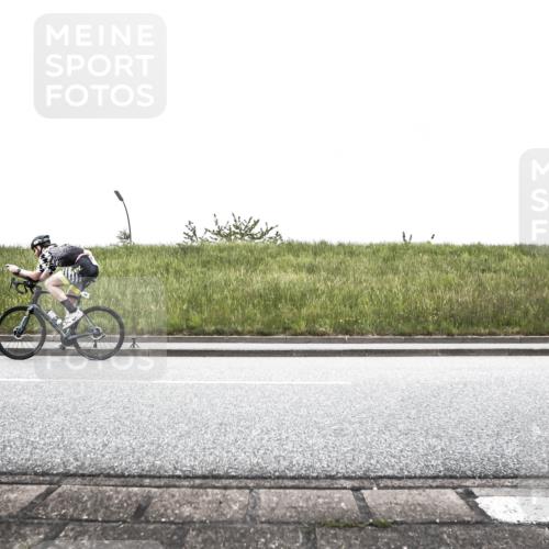 21.06.2026 - 29. Vierlanden-Triathlon H.Heesch http://msf.ph/oto/9896595 21.06.2026 10:04:35 Radfahren 44, 47, 235, 389 meine-sportfotos.de