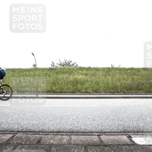 21.06.2026 - 29. Vierlanden-Triathlon H.Heesch http://msf.ph/oto/9896625 21.06.2026 10:05:23 Radfahren 249, 289 meine-sportfotos.de