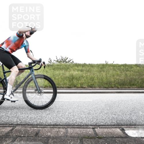 21.06.2026 - 29. Vierlanden-Triathlon H.Heesch http://msf.ph/oto/9896711 21.06.2026 10:08:01 Radfahren 7, 59, 80, 305, 320, 334 meine-sportfotos.de