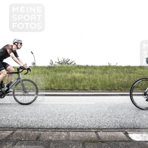 21.06.2026 - 29. Vierlanden-Triathlon H.Heesch http://msf.ph/oto/9896715 21.06.2026 10:08:04 Radfahren 7, 59, 80, 305, 334, 371 meine-sportfotos.de