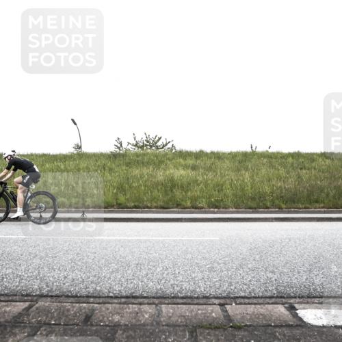 21.06.2026 - 29. Vierlanden-Triathlon H.Heesch http://msf.ph/oto/9896807 21.06.2026 10:11:02 Radfahren 81, 242, 281 meine-sportfotos.de