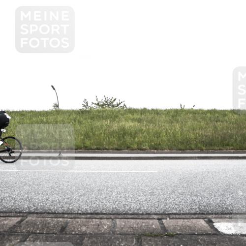 21.06.2026 - 29. Vierlanden-Triathlon H.Heesch http://msf.ph/oto/9896810 21.06.2026 10:11:06 Radfahren 81, 261, 440 meine-sportfotos.de