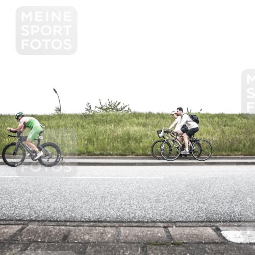 21.06.2026 - 29. Vierlanden-Triathlon H.Heesch http://msf.ph/oto/9896860 21.06.2026 10:12:10 Radfahren 39, 115, 160, 205, 248, 454 meine-sportfotos.de