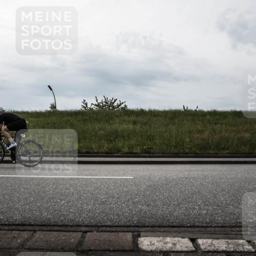 21.06.2026 - 29. Vierlanden-Triathlon H.Heesch http://msf.ph/oto/9897113 21.06.2026 09:19:39 Radfahren 77, 84 meine-sportfotos.de