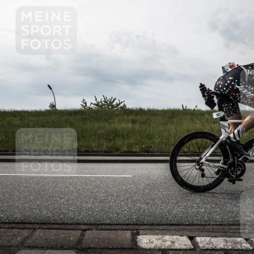 21.06.2026 - 29. Vierlanden-Triathlon H.Heesch http://msf.ph/oto/9897133 21.06.2026 09:20:02 Radfahren 32, 267, 298 meine-sportfotos.de