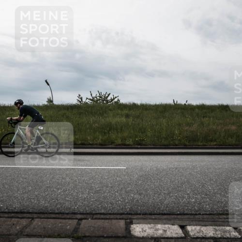 21.06.2026 - 29. Vierlanden-Triathlon H.Heesch http://msf.ph/oto/9897153 21.06.2026 09:21:03 Radfahren 7, 38, 57, 67, 82, 109, 142 meine-sportfotos.de