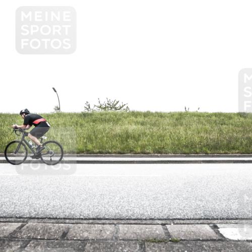 21.06.2026 - 29. Vierlanden-Triathlon H.Heesch http://msf.ph/oto/9897186 21.06.2026 10:22:42 Radfahren 48, 93, 120, 129, 140, 396, 401, 426 meine-sportfotos.de