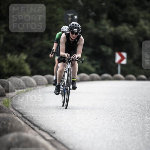 21.06.2026 - 29. Vierlanden-Triathlon H.Heesch http://msf.ph/oto/9897274 21.06.2026 09:27:42 Radfahren 135, 243, 259 meine-sportfotos.de