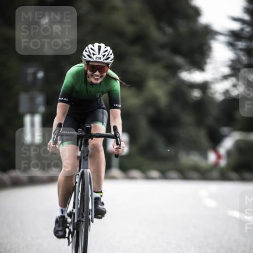 21.06.2026 - 29. Vierlanden-Triathlon H.Heesch http://msf.ph/oto/9897330 21.06.2026 09:27:44 Radfahren 135, 243, 259 meine-sportfotos.de