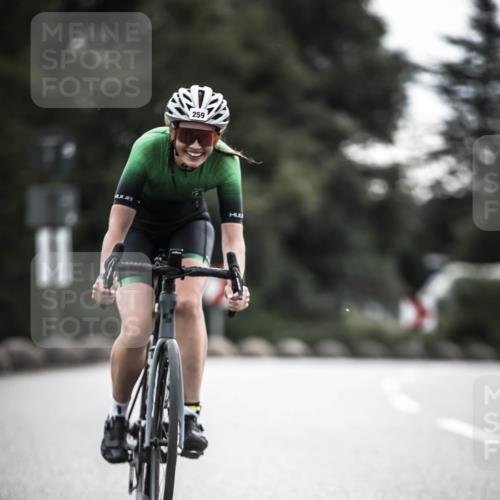 21.06.2026 - 29. Vierlanden-Triathlon H.Heesch http://msf.ph/oto/9897336 21.06.2026 09:27:44 Radfahren 135, 243, 259 meine-sportfotos.de