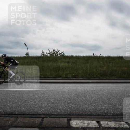 21.06.2026 - 29. Vierlanden-Triathlon H.Heesch http://msf.ph/oto/9897374 21.06.2026 09:25:26 Radfahren 40, 202 meine-sportfotos.de