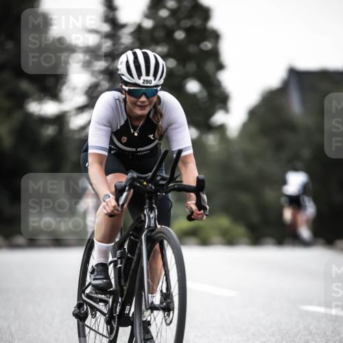21.06.2026 - 29. Vierlanden-Triathlon H.Heesch http://msf.ph/oto/9897436 21.06.2026 10:02:13 Radfahren 72, 78, 265, 273, 280, 301 meine-sportfotos.de