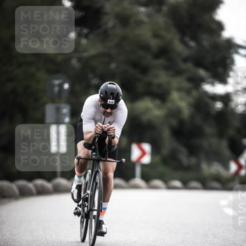 21.06.2026 - 29. Vierlanden-Triathlon H.Heesch http://msf.ph/oto/9897437 21.06.2026 09:28:06 Radfahren 112, 122 meine-sportfotos.de