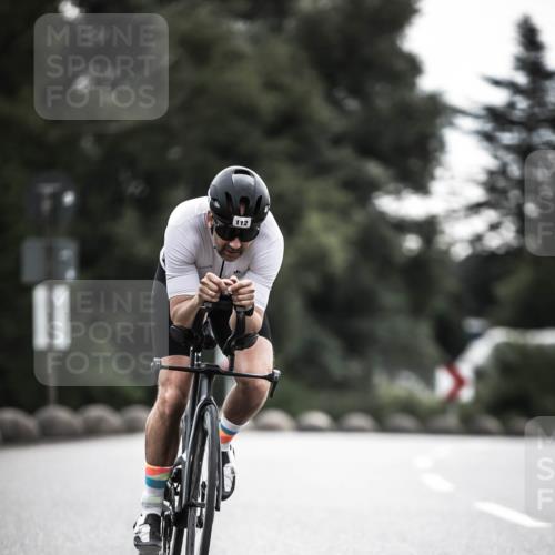 21.06.2026 - 29. Vierlanden-Triathlon H.Heesch http://msf.ph/oto/9897452 21.06.2026 09:28:06 Radfahren 112, 122 meine-sportfotos.de