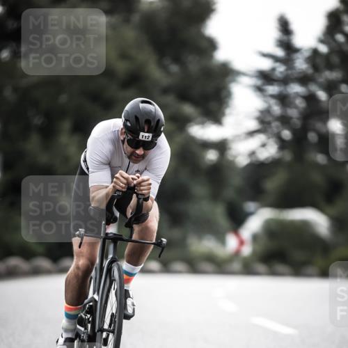 21.06.2026 - 29. Vierlanden-Triathlon H.Heesch http://msf.ph/oto/9897460 21.06.2026 09:28:07 Radfahren 112, 122 meine-sportfotos.de