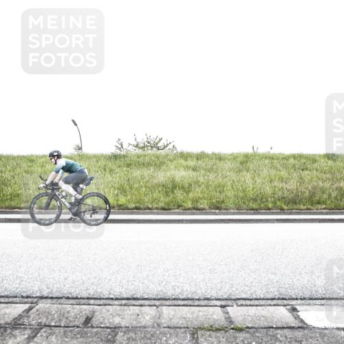 21.06.2026 - 29. Vierlanden-Triathlon H.Heesch http://msf.ph/oto/9897466 21.06.2026 10:25:52 Radfahren 63, 114, 380, 382 meine-sportfotos.de