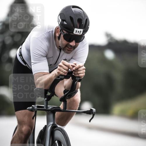 21.06.2026 - 29. Vierlanden-Triathlon H.Heesch http://msf.ph/oto/9897474 21.06.2026 09:28:07 Radfahren 112, 122 meine-sportfotos.de