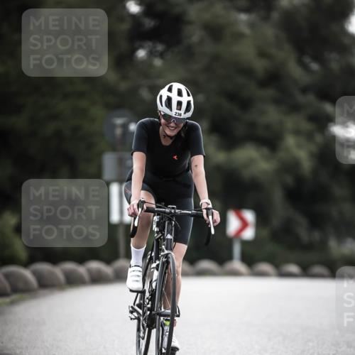 21.06.2026 - 29. Vierlanden-Triathlon H.Heesch http://msf.ph/oto/9897613 21.06.2026 09:29:23 Radfahren 141, 156, 236 meine-sportfotos.de