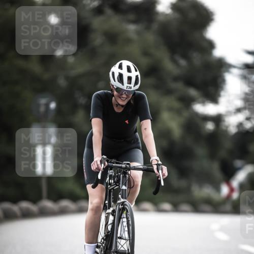 21.06.2026 - 29. Vierlanden-Triathlon H.Heesch http://msf.ph/oto/9897630 21.06.2026 09:29:23 Radfahren 141, 156, 236 meine-sportfotos.de