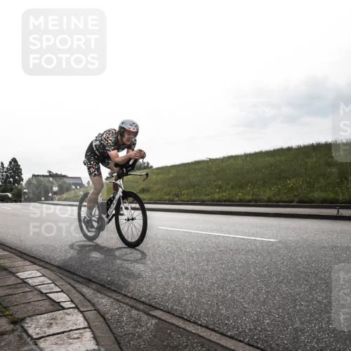 21.06.2026 - 29. Vierlanden-Triathlon H.Heesch http://msf.ph/oto/9897642 21.06.2026 09:20:02 Radfahren 32, 298 meine-sportfotos.de
