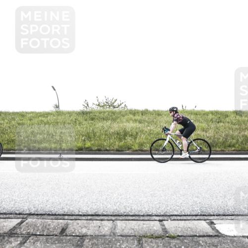 21.06.2026 - 29. Vierlanden-Triathlon H.Heesch http://msf.ph/oto/9897647 21.06.2026 10:54:43 Radfahren 94, 509, 552 meine-sportfotos.de