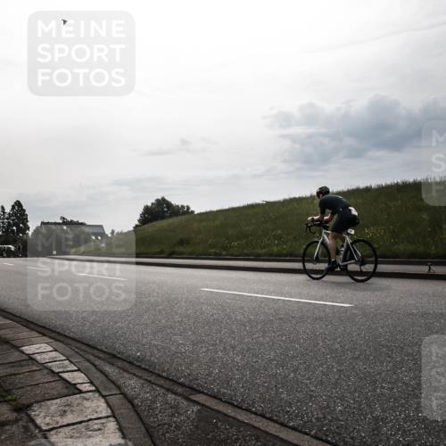 21.06.2026 - 29. Vierlanden-Triathlon H.Heesch http://msf.ph/oto/9897662 21.06.2026 09:21:03 Radfahren 7, 82, 109, 142 meine-sportfotos.de