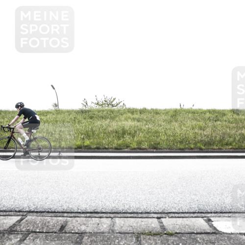 21.06.2026 - 29. Vierlanden-Triathlon H.Heesch http://msf.ph/oto/9897675 21.06.2026 10:55:32 Radfahren 64, 83 meine-sportfotos.de