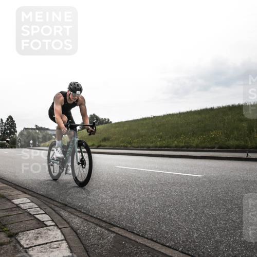 21.06.2026 - 29. Vierlanden-Triathlon H.Heesch http://msf.ph/oto/9897676 21.06.2026 09:21:10 Radfahren 7, 13, 257 meine-sportfotos.de