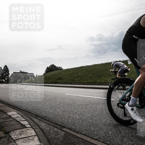 21.06.2026 - 29. Vierlanden-Triathlon H.Heesch http://msf.ph/oto/9897679 21.06.2026 09:21:10 Radfahren 7, 13, 257 meine-sportfotos.de