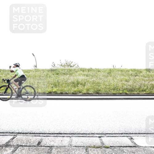 21.06.2026 - 29. Vierlanden-Triathlon H.Heesch http://msf.ph/oto/9897695 21.06.2026 10:56:45 Radfahren 71, 84, 169, 196, 202, 232, 256, 485 meine-sportfotos.de