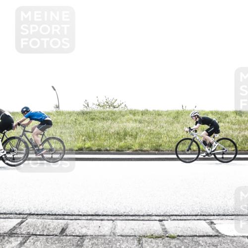 21.06.2026 - 29. Vierlanden-Triathlon H.Heesch http://msf.ph/oto/9897726 21.06.2026 10:57:05 Radfahren 58, 145, 255, 328, 368, 374, 384, 391, 486, 488, 514, 517, 535, 575, 585, 616 meine-sportfotos.de