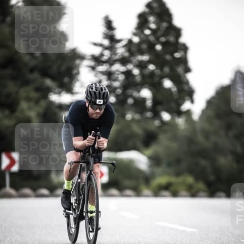 21.06.2026 - 29. Vierlanden-Triathlon H.Heesch http://msf.ph/oto/9897738 21.06.2026 10:02:34 Radfahren 4, 27, 99, 198, 245, 367 meine-sportfotos.de