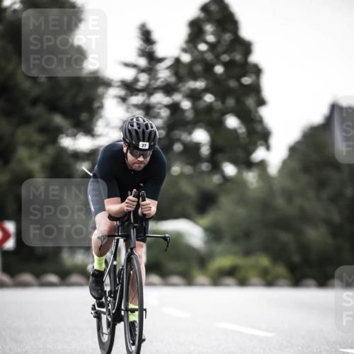 21.06.2026 - 29. Vierlanden-Triathlon H.Heesch http://msf.ph/oto/9897741 21.06.2026 10:02:34 Radfahren 4, 27, 99, 198, 245, 367 meine-sportfotos.de