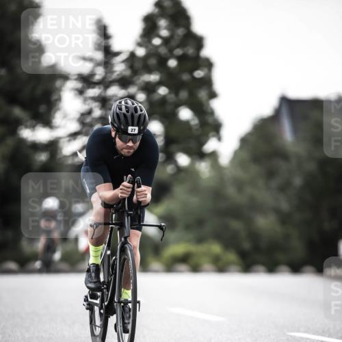21.06.2026 - 29. Vierlanden-Triathlon H.Heesch http://msf.ph/oto/9897747 21.06.2026 10:02:34 Radfahren 4, 27, 99, 198, 245, 367 meine-sportfotos.de