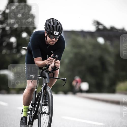 21.06.2026 - 29. Vierlanden-Triathlon H.Heesch http://msf.ph/oto/9897767 21.06.2026 10:02:34 Radfahren 4, 27, 99, 198, 245, 367 meine-sportfotos.de