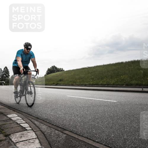 21.06.2026 - 29. Vierlanden-Triathlon H.Heesch http://msf.ph/oto/9897768 21.06.2026 09:22:52 Radfahren 29, 292 meine-sportfotos.de