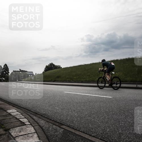 21.06.2026 - 29. Vierlanden-Triathlon H.Heesch http://msf.ph/oto/9897771 21.06.2026 09:22:55 Radfahren 148, 292 meine-sportfotos.de