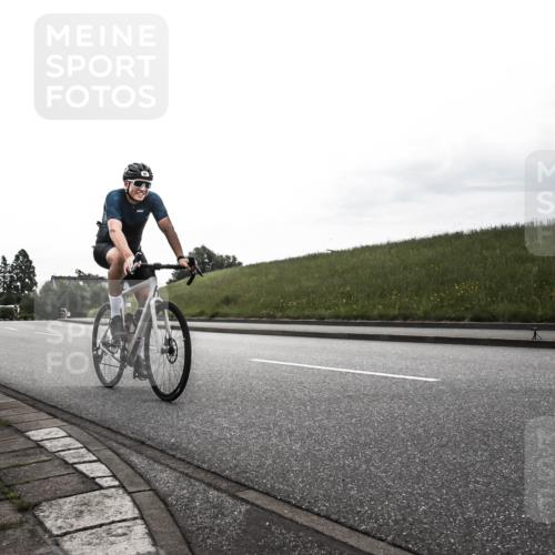 21.06.2026 - 29. Vierlanden-Triathlon H.Heesch http://msf.ph/oto/9897793 21.06.2026 09:23:43 Radfahren 91, 131, 220, 252, 266 meine-sportfotos.de