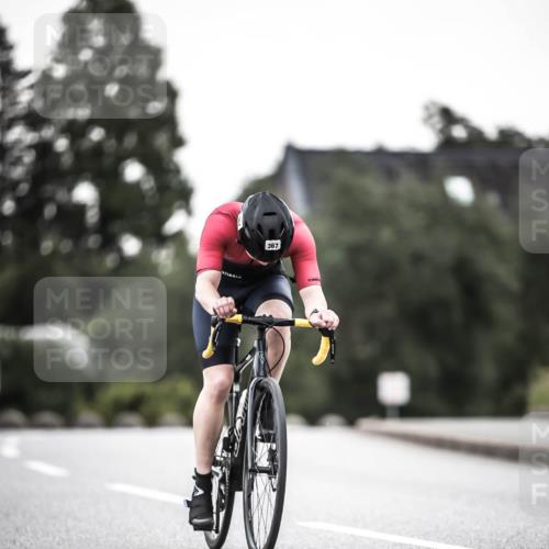 21.06.2026 - 29. Vierlanden-Triathlon H.Heesch http://msf.ph/oto/9897813 21.06.2026 10:02:41 Radfahren 56, 99, 179, 198, 245, 367 meine-sportfotos.de