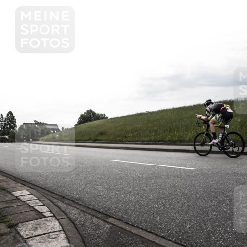 21.06.2026 - 29. Vierlanden-Triathlon H.Heesch http://msf.ph/oto/9897832 21.06.2026 09:24:57 Radfahren 39, 61, 199 meine-sportfotos.de