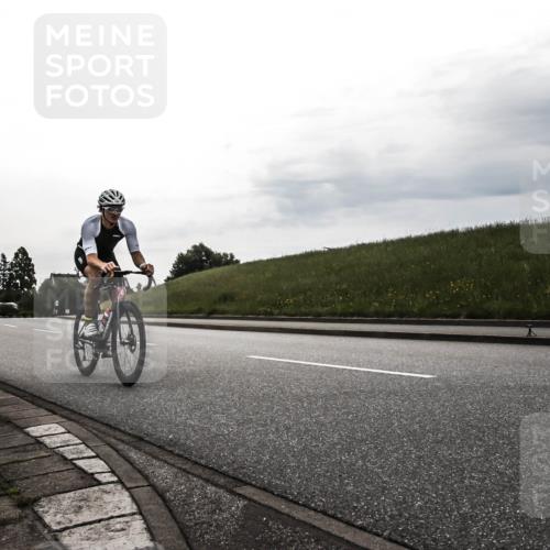 21.06.2026 - 29. Vierlanden-Triathlon H.Heesch http://msf.ph/oto/9897875 21.06.2026 09:27:23 Radfahren 56, 86, 103, 139, 157 meine-sportfotos.de