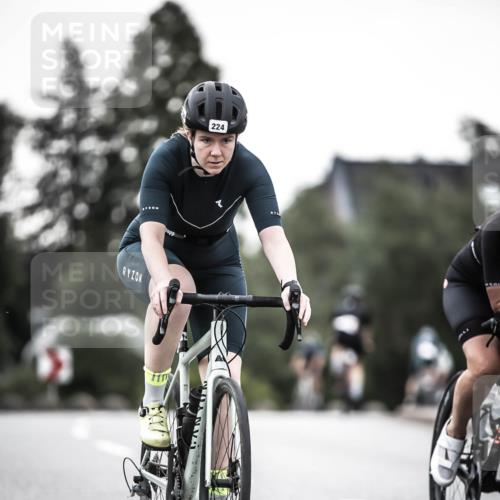 21.06.2026 - 29. Vierlanden-Triathlon H.Heesch http://msf.ph/oto/9897887 21.06.2026 10:02:53 Radfahren 139, 224, 232, 294 meine-sportfotos.de